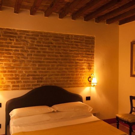 Palazzo Benucci Bed and Breakfast San Gimignano Eksteriør billede