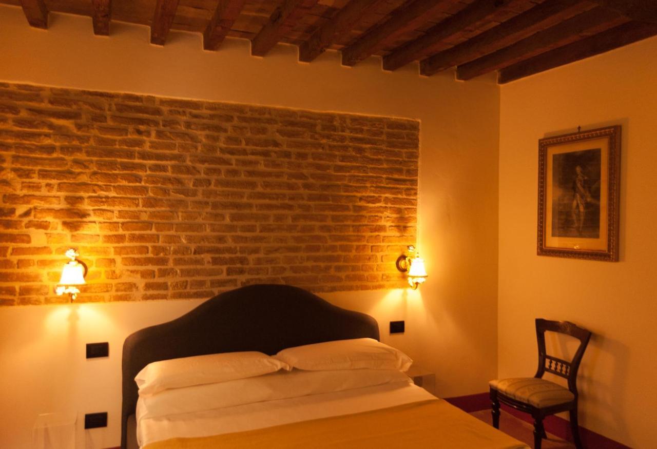 Palazzo Benucci Bed and Breakfast San Gimignano Eksteriør billede