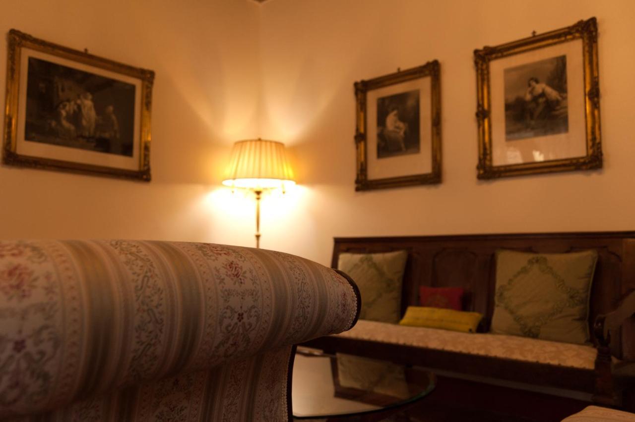 Palazzo Benucci Bed and Breakfast San Gimignano Eksteriør billede