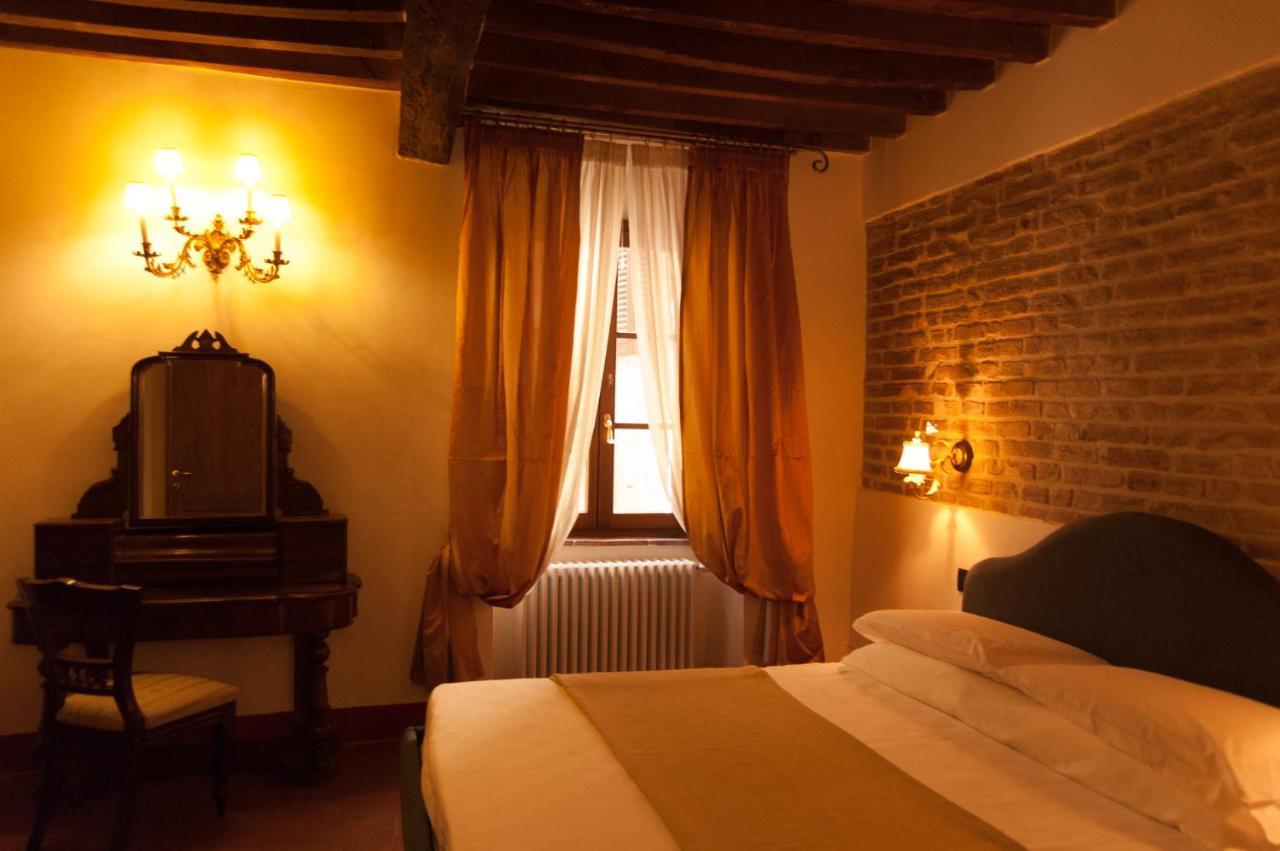 Palazzo Benucci Bed and Breakfast San Gimignano Eksteriør billede